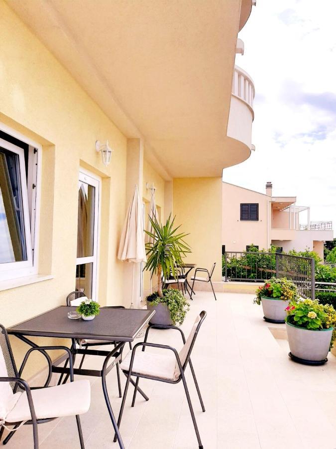 Apartments Akmadzic Makarska Exterior foto