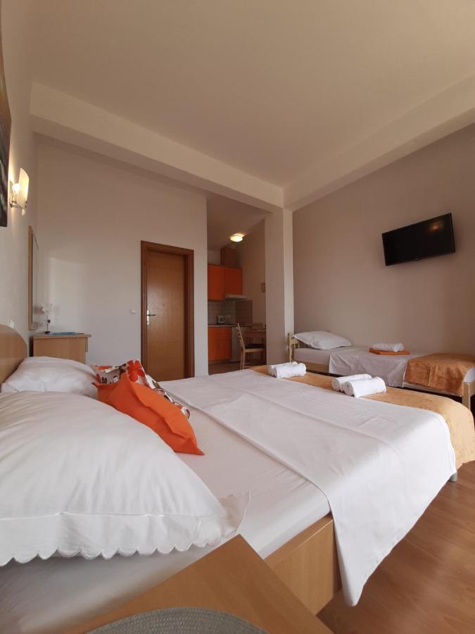 Apartments Akmadzic Makarska Exterior foto